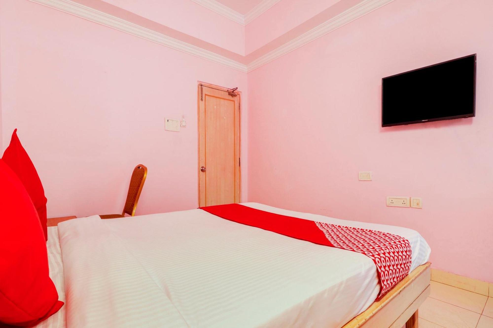 Super Collection O 77115 Vaishnavi Palace Χιντεραμπάντ Εξωτερικό φωτογραφία