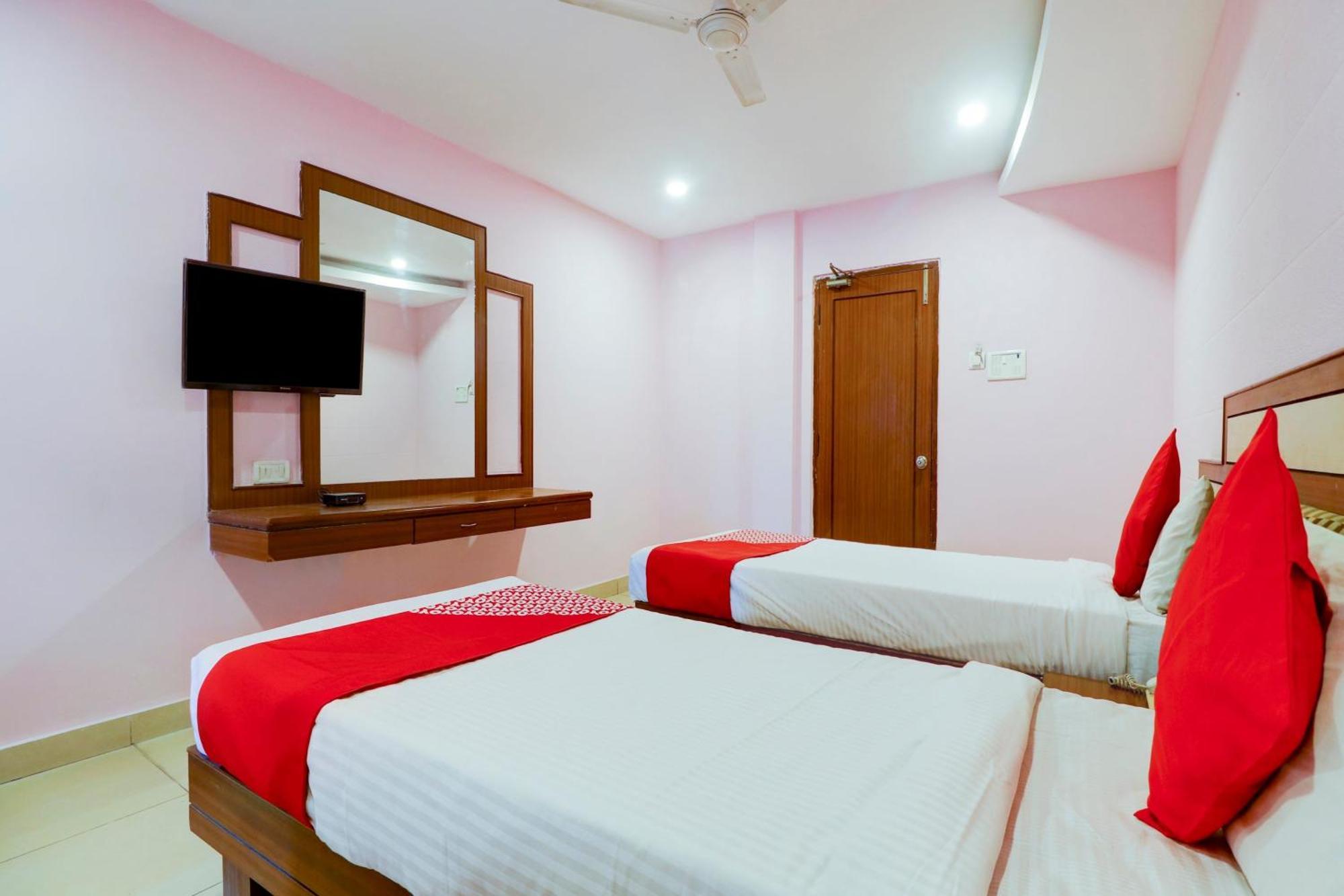 Super Collection O 77115 Vaishnavi Palace Χιντεραμπάντ Εξωτερικό φωτογραφία