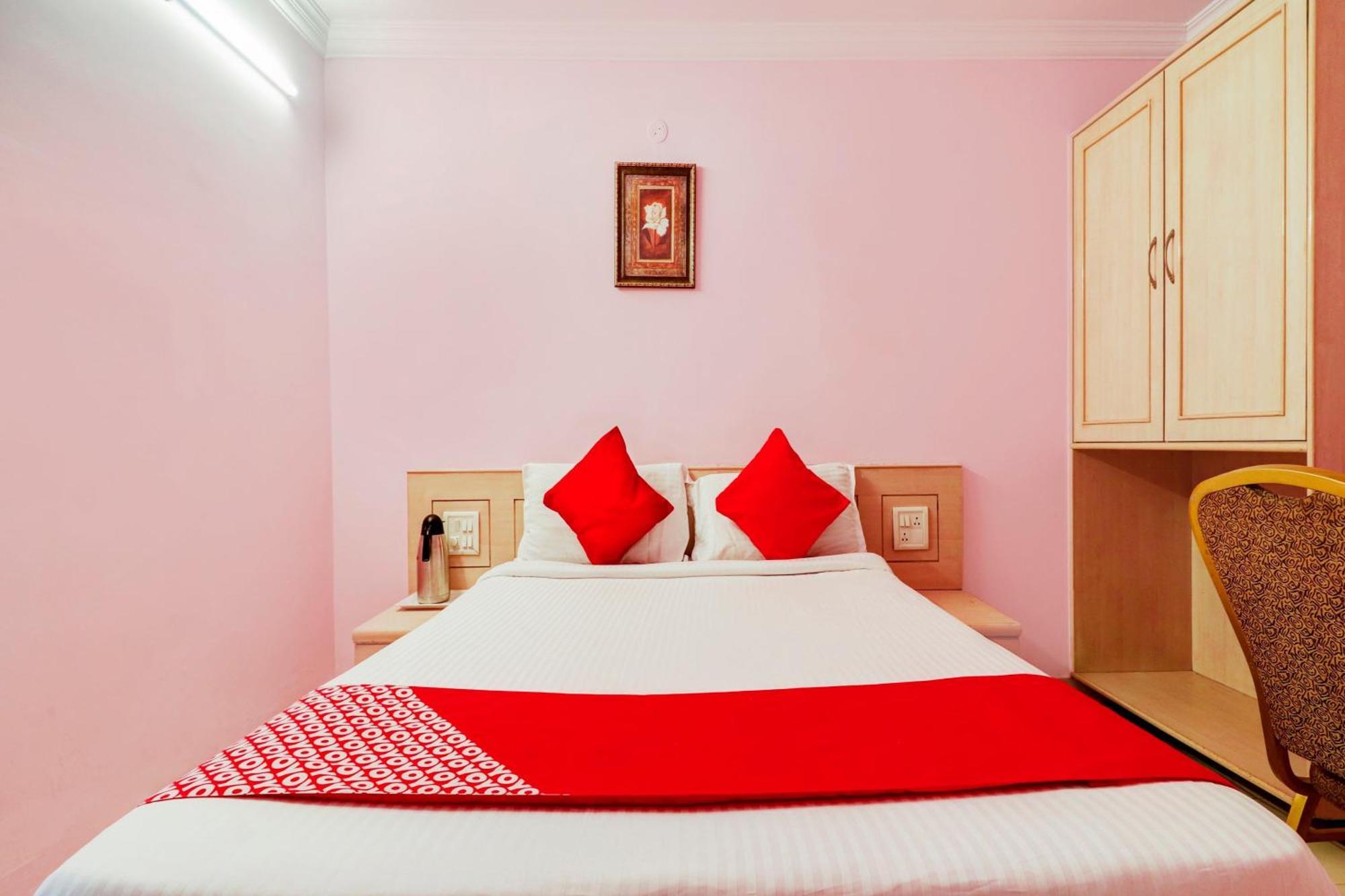 Super Collection O 77115 Vaishnavi Palace Χιντεραμπάντ Εξωτερικό φωτογραφία