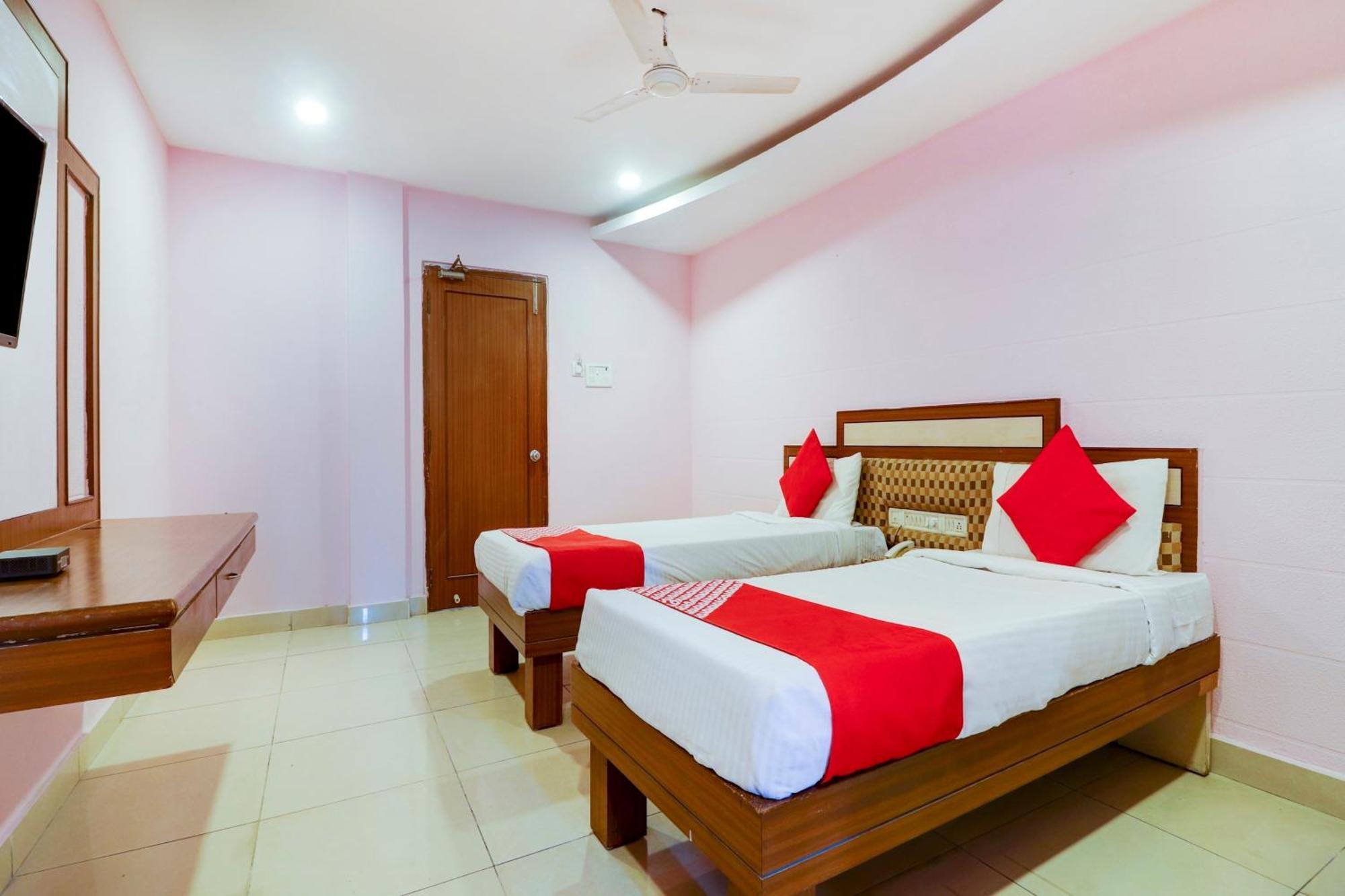 Super Collection O 77115 Vaishnavi Palace Χιντεραμπάντ Εξωτερικό φωτογραφία