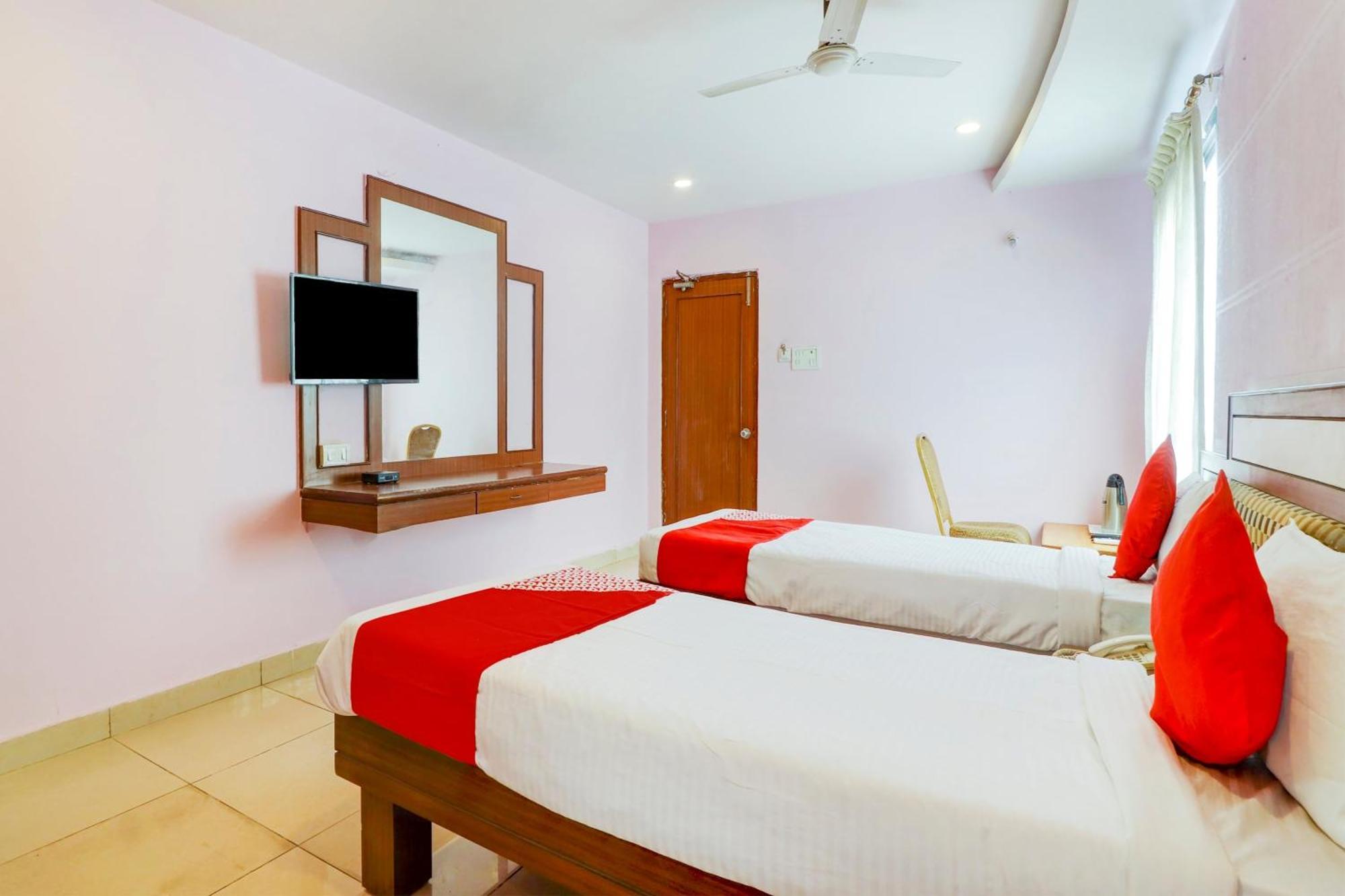 Super Collection O 77115 Vaishnavi Palace Χιντεραμπάντ Εξωτερικό φωτογραφία