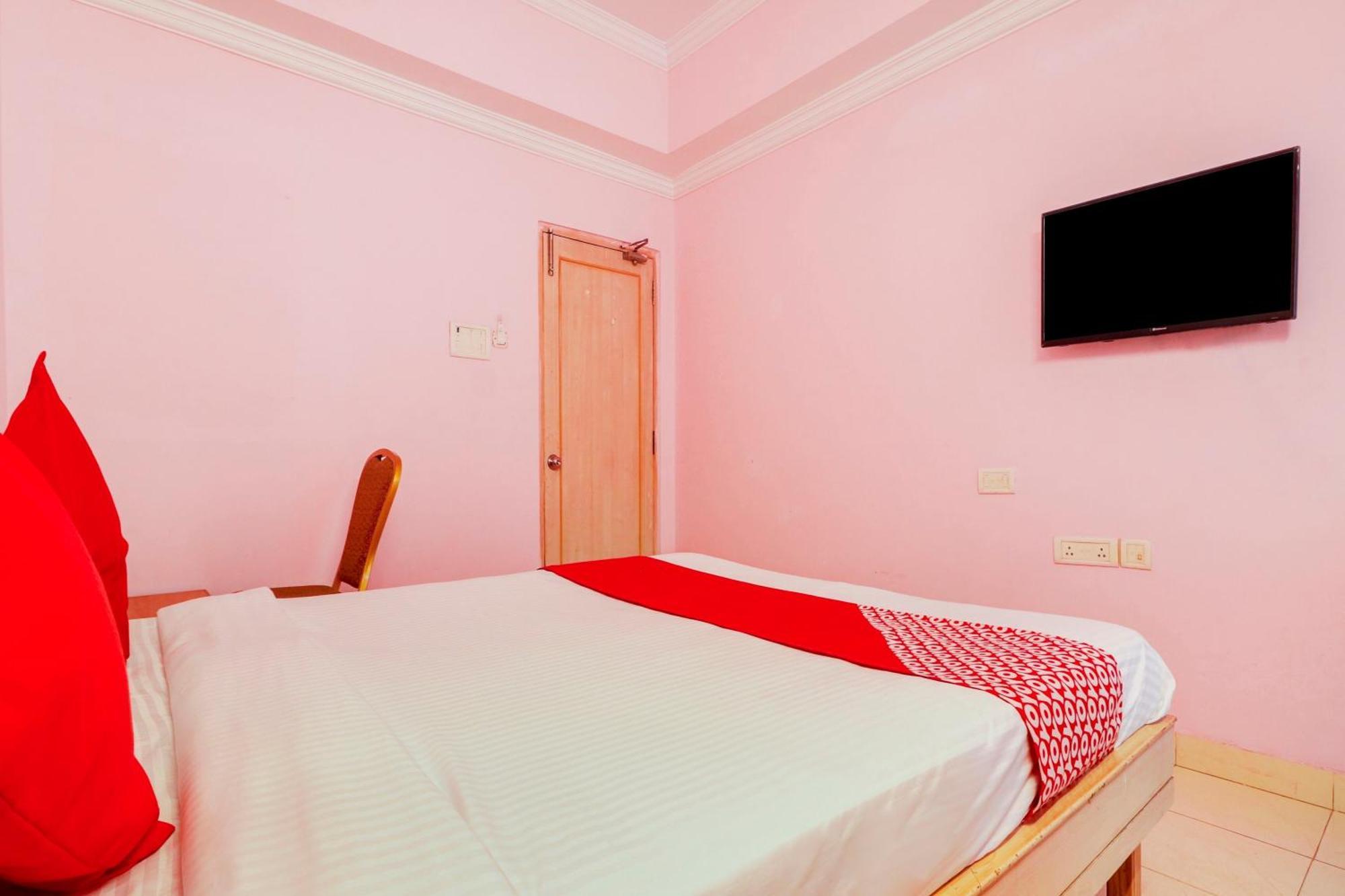 Super Collection O 77115 Vaishnavi Palace Χιντεραμπάντ Εξωτερικό φωτογραφία